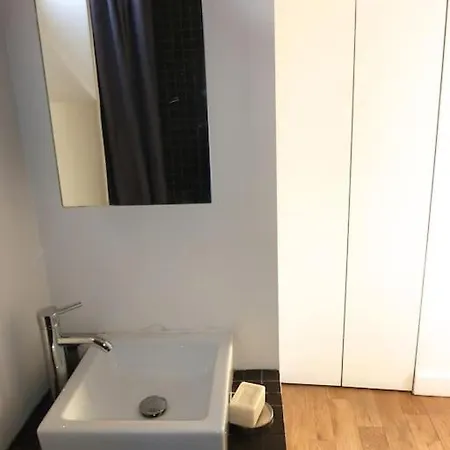 2-rooms Sunny In Hip Place Appartamento Parigi